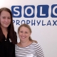 Sarah Giordano und Stefanie Wiechmann, zertifizierte SOLO-Prophylaxe-Trainerinnen in der Praxis Andreas Hager, Burbach