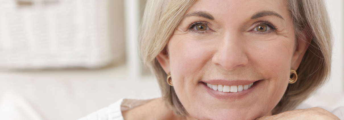 Zahngesundheit in den Wechseljahren durch regelmäßige Kontrolle und Prävention